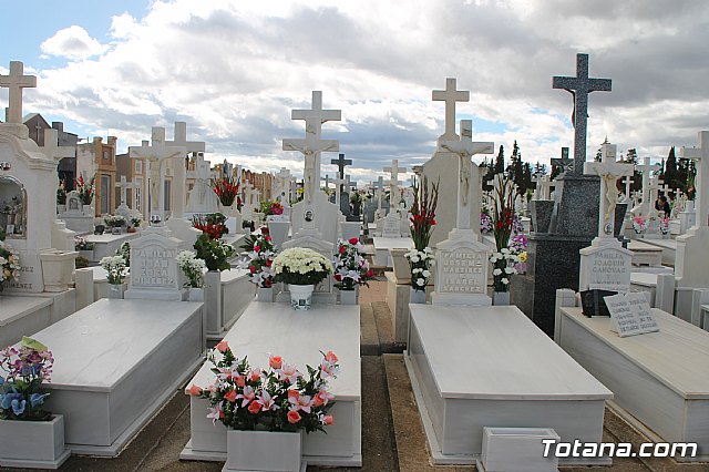Cementerio. Da previo a la festividad de Todos los Santos 2018 - 172