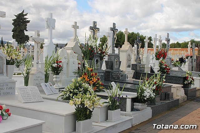 Cementerio. Da previo a la festividad de Todos los Santos 2018 - 173