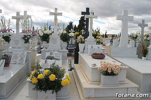 Cementerio. Da previo a la festividad de Todos los Santos 2018 - 185