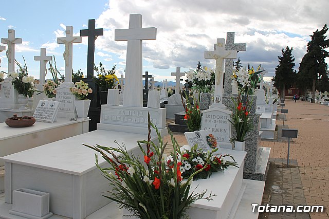 Cementerio. Da previo a la festividad de Todos los Santos 2018 - 188