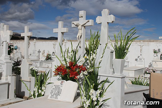 Cementerio. Da previo a la festividad de Todos los Santos 2018 - 198