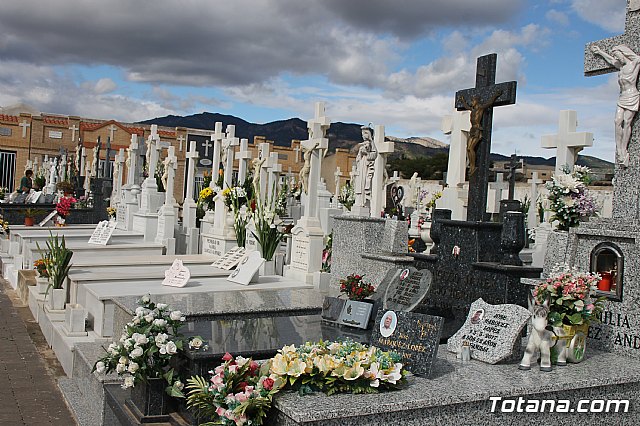 Cementerio. Da previo a la festividad de Todos los Santos 2018 - 204
