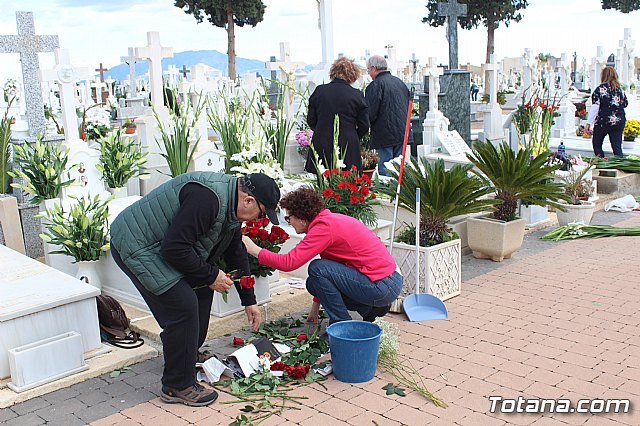 Cementerio. Da previo a la festividad de Todos los Santos 2018 - 210