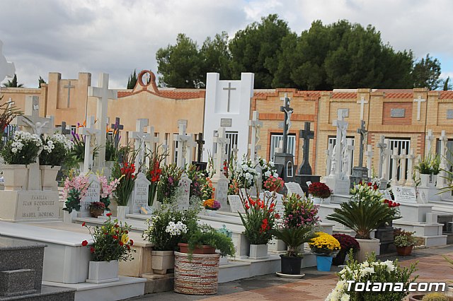 Cementerio. Da previo a la festividad de Todos los Santos 2018 - 211