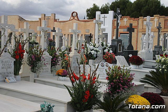 Cementerio. Da previo a la festividad de Todos los Santos 2018 - 212