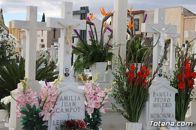 Cementerio. Da previo a la festividad de Todos los Santos 2018 - 213