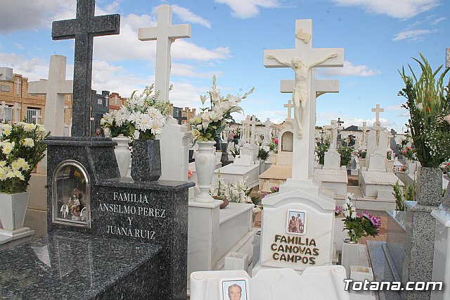 Cementerio. Da previo a la festividad de Todos los Santos 2018 - 218