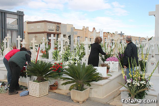 Cementerio. Da previo a la festividad de Todos los Santos 2018 - 234
