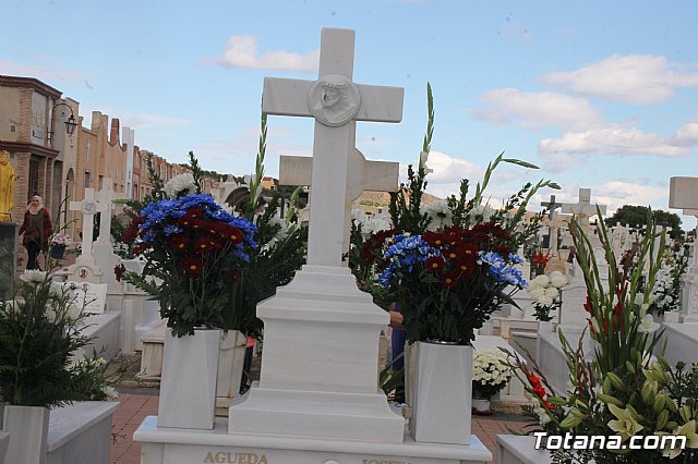 Cementerio. Da previo a la festividad de Todos los Santos 2018 - 242