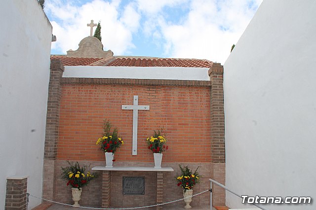 Cementerio. Da previo a la festividad de Todos los Santos 2018 - 244