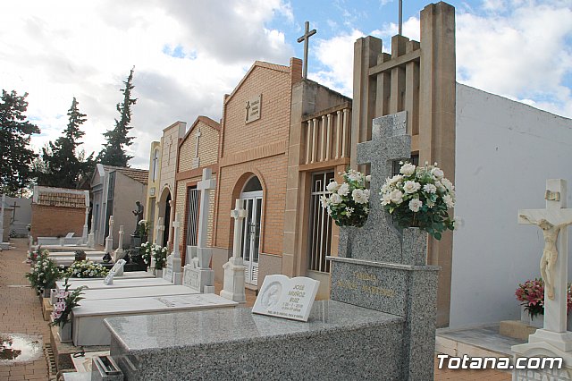 Cementerio. Da previo a la festividad de Todos los Santos 2018 - 255