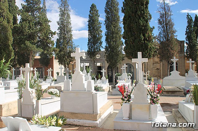 Cementerio. Da previo a la festividad de Todos los Santos 2018 - 259