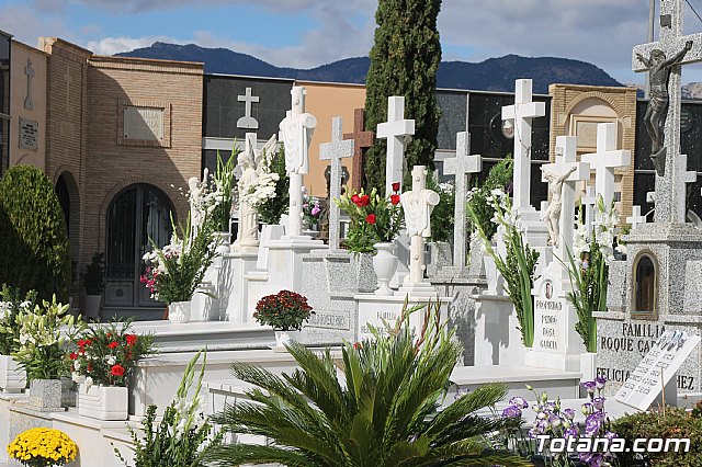 Cementerio. Da previo a la festividad de Todos los Santos 2018 - 264