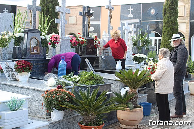 Cementerio. Da previo a la festividad de Todos los Santos 2018 - 288