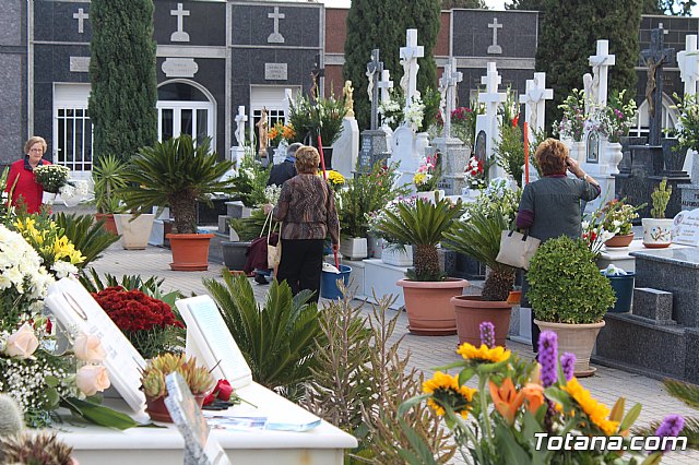 Cementerio. Da previo a la festividad de Todos los Santos 2018 - 291