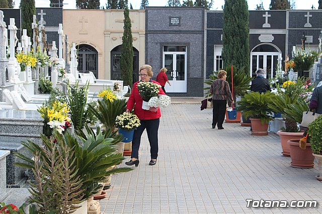 Cementerio. Da previo a la festividad de Todos los Santos 2018 - 293