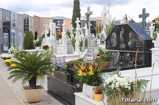 Cementerio. Da previo a la festividad de Todos los Santos 2018 - 296