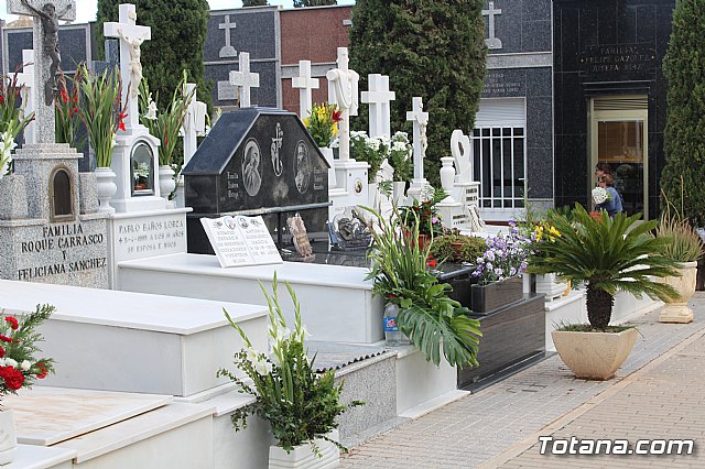 Cementerio. Da previo a la festividad de Todos los Santos 2018 - 299