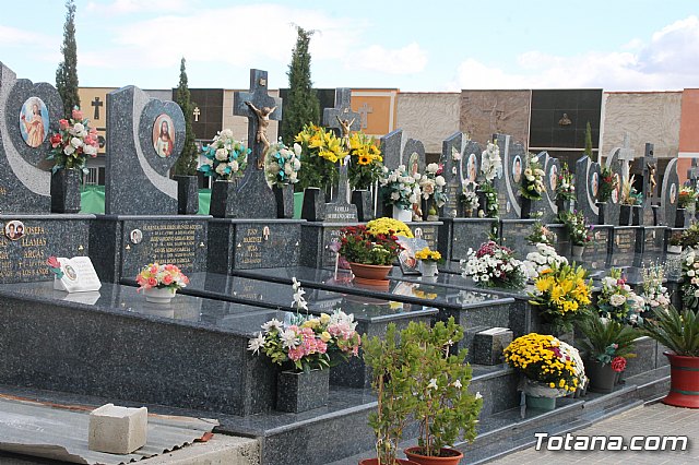 Cementerio. Da previo a la festividad de Todos los Santos 2018 - 304