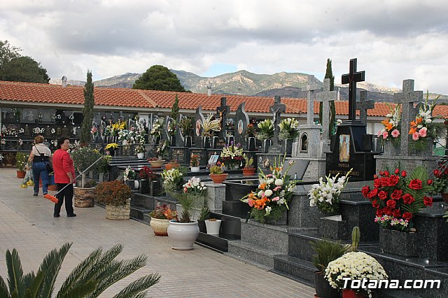 Cementerio. Da previo a la festividad de Todos los Santos 2018 - 313