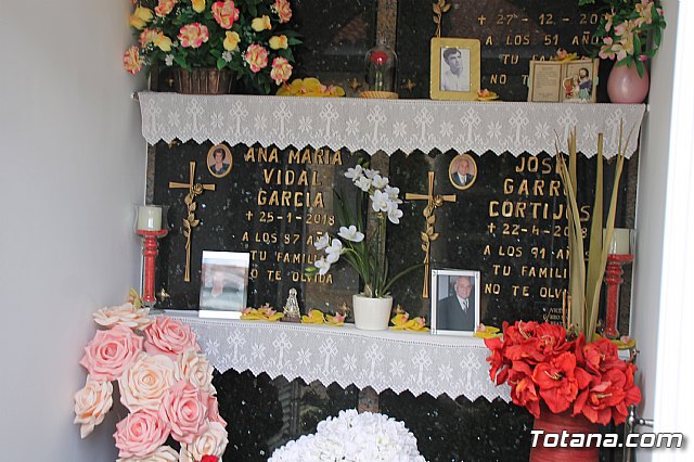 Cementerio. Da previo a la festividad de Todos los Santos 2018 - 317