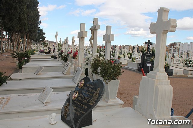 Cementerio. Da previo a la festividad de Todos los Santos 2018 - 326