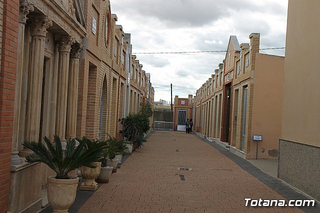 Cementerio. Da previo a la festividad de Todos los Santos 2018 - 327