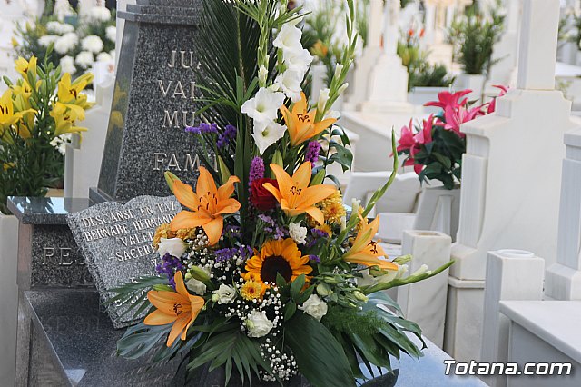 Cementerio. Da previo a la festividad de Todos los Santos 2018 - 328
