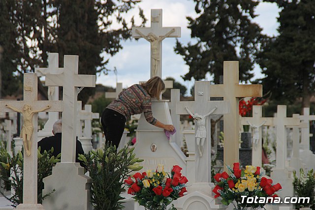 Cementerio. Da previo a la festividad de Todos los Santos 2018 - 330