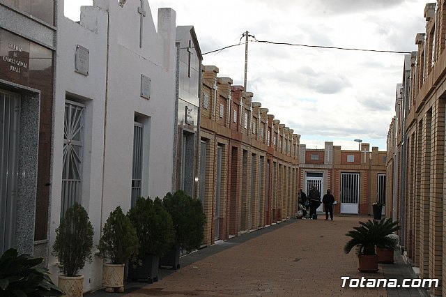 Cementerio. Da previo a la festividad de Todos los Santos 2018 - 332