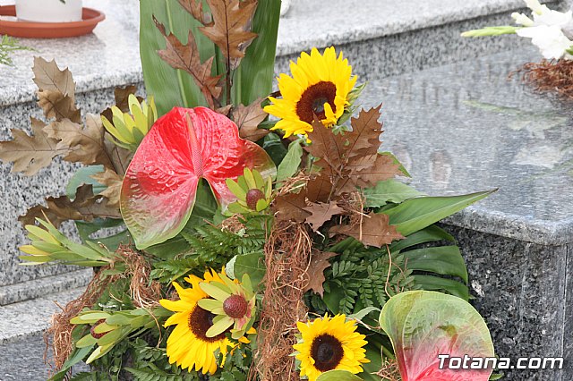 Cementerio. Da previo a la festividad de Todos los Santos 2018 - 344