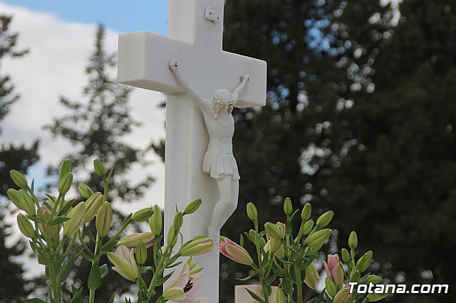 Cementerio. Da previo a la festividad de Todos los Santos 2018 - 359