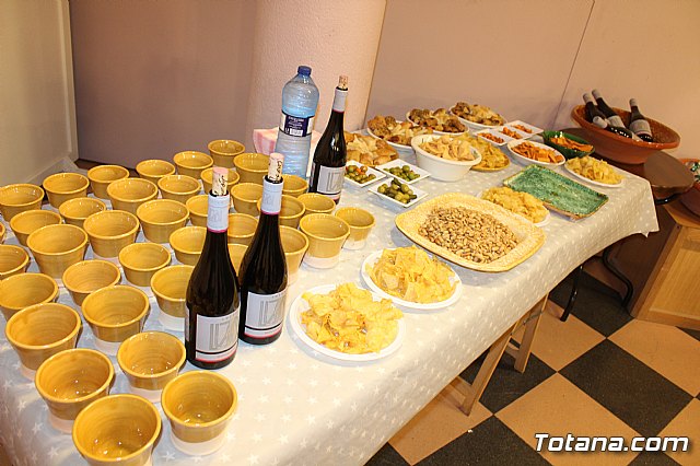 Exposicin de obras de cermica 