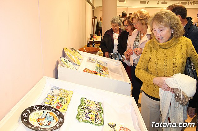 Exposicin de obras de cermica 