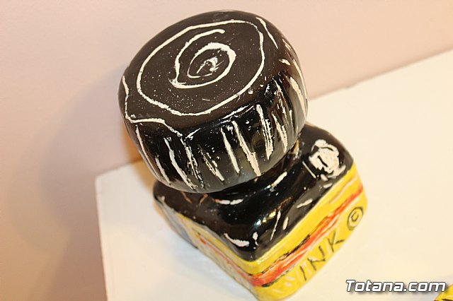 Exposicin de obras de cermica 