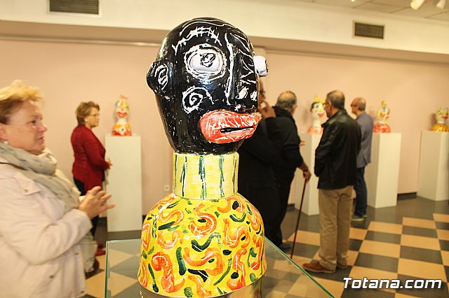 Exposicin de obras de cermica 