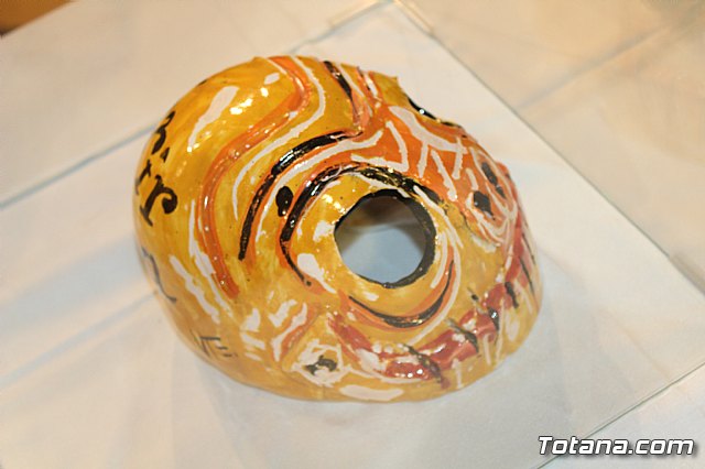 Exposicin de obras de cermica 