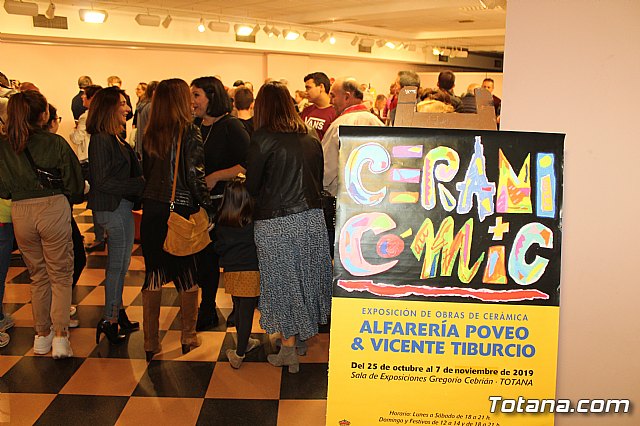 Exposicin de obras de cermica 