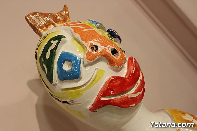 Exposicin de obras de cermica 