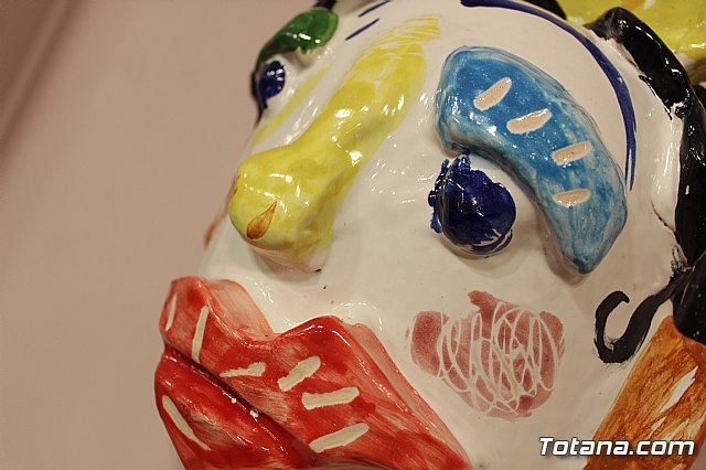 Exposicin de obras de cermica 