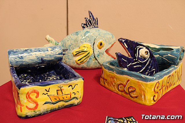 Exposicin de obras de cermica 