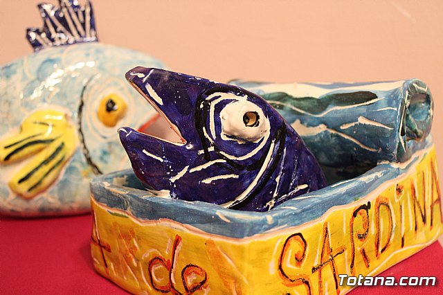 Exposicin de obras de cermica 