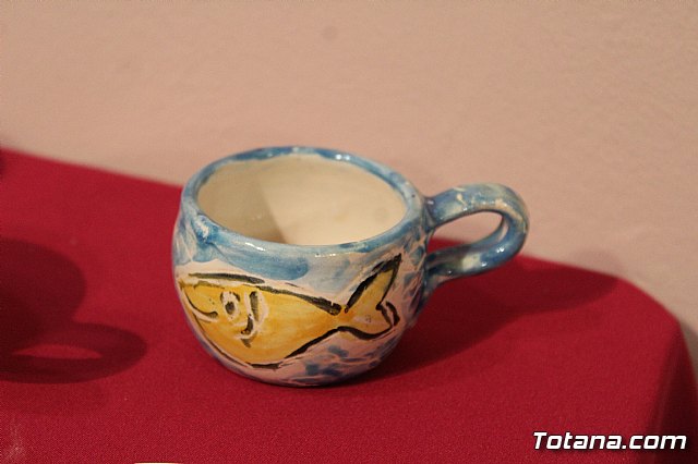 Exposicin de obras de cermica 