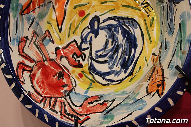 Exposicin de obras de cermica 