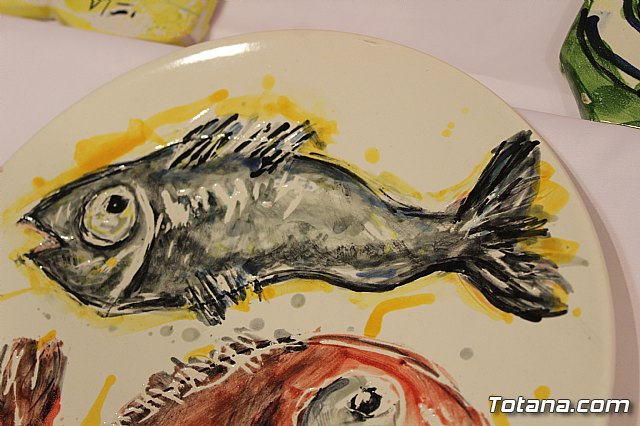 Exposicin de obras de cermica 