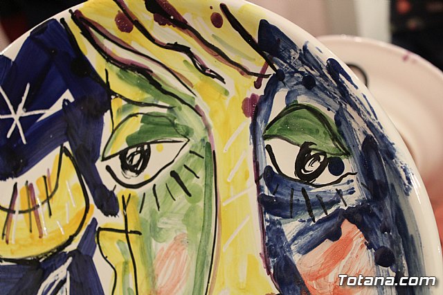 Exposicin de obras de cermica 