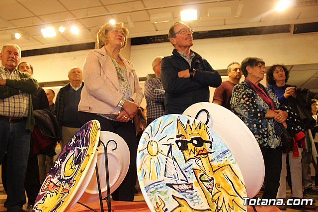 Exposicin de obras de cermica 