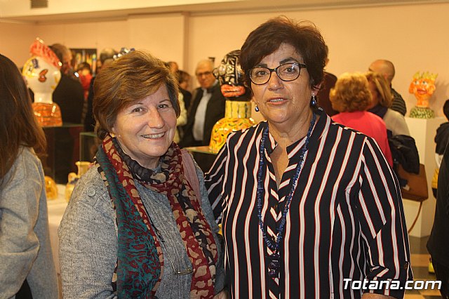 Exposicin de obras de cermica 