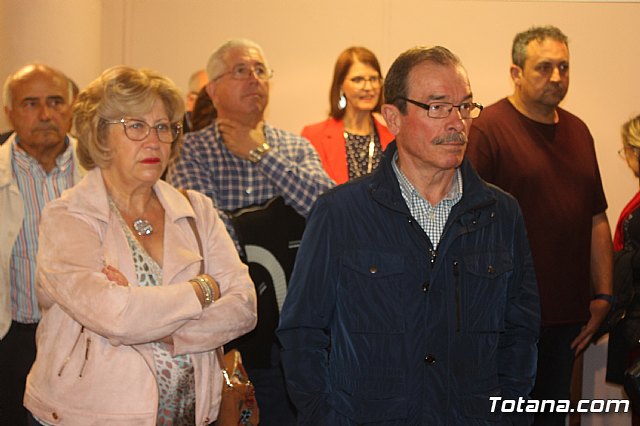 Exposicin de obras de cermica 