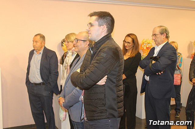 Exposicin de obras de cermica 